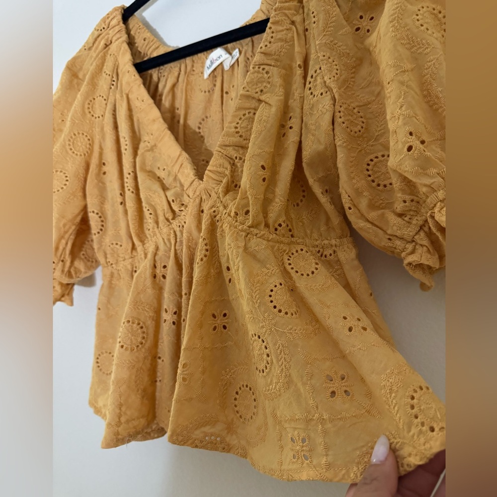 Dainty Yellow Top